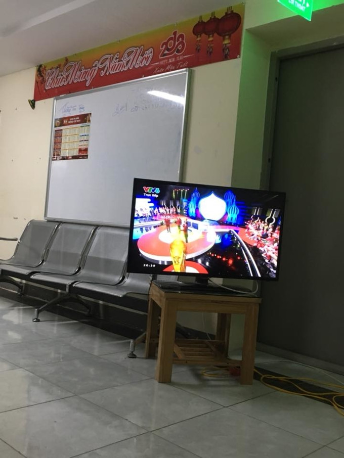 \Với nhiều người thì điểm xem World Cup 2018 của họ là tại nhà hay quán cafe là điều khá bình thường. Tuy nhiên vẫn còn đó những điểm xem ngày hội bóng đá lớn nhất hành tinh khá đặc biệt, đơn cử như bệnh viện hay một góc chợ sáng sớm nào đó.
