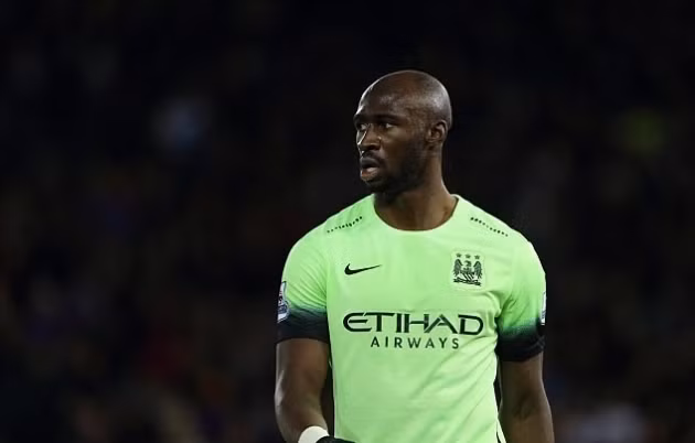 Eliaquim Mangala nằm trong diện cần thanh lý gấp khi Pep Guardiola lên nắm quyền tại Man City. Điều dẫn đến việc này bởi trung vệ người Pháp không thể hiện được mình trong suốt thời gian dài tại sân Etihad.