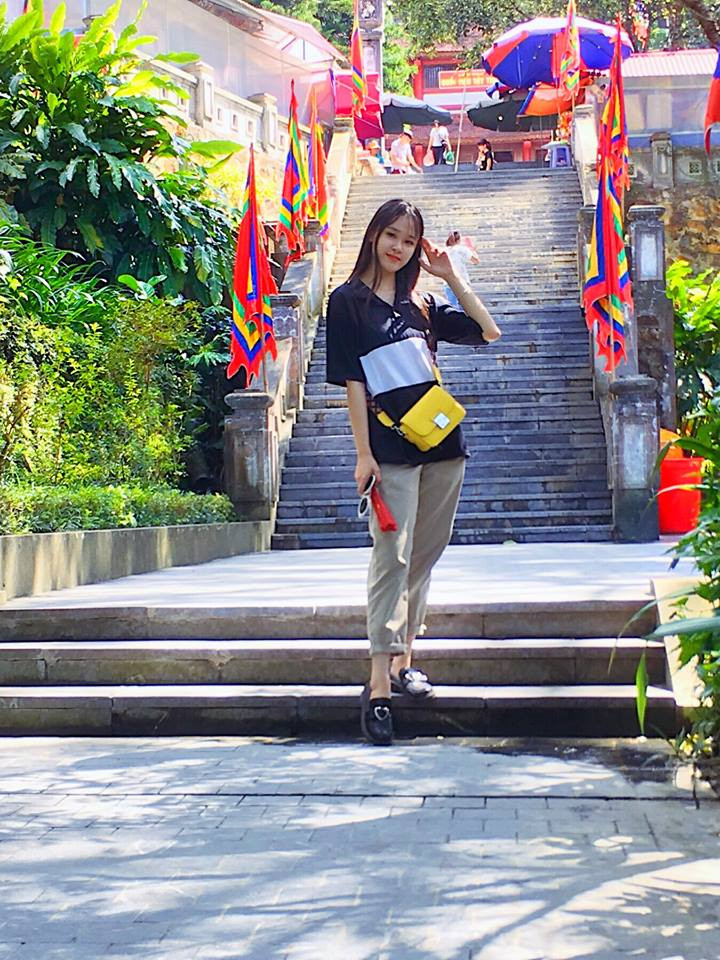 Cũng giống như nhiều bạn cùng trang lứa, Thảo Vi có sở thích du lịch, tham gia hoạt động tình nguyện.