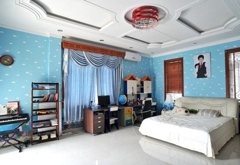 Xúc động trước tình cảm của người đàn ông hơn 13 tuổi ngày nào cũng "trồng cây si" chờ cô trước cửa bưu điện, nữ ca sĩ dòng nhạc truyền thống, cách mạng nhận lời về làm vợ ông Nhật Phương trong lúc cả hai trắng tay.