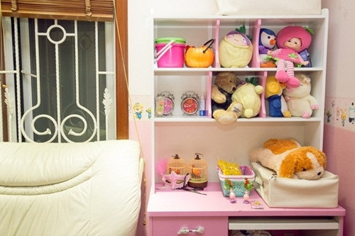 Tuy nhiên cô cho biết, dù sống trong căn nhà 100 tỷ, nhưng cô cũng không tiêu quá nhiều vào trang phục của con như hàng hiệu hay những món đồ đắt tiền.