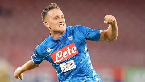 Trong bối cảnh Adrien Rabiot sắp sửa chia tay đội bóng dưới dạng chuyển nhượng tự do, PSG sớm nhắm đến 2 tiền vệ của Napoli là Allan và Piotr Zielinski để gia cố tuyến giữa.