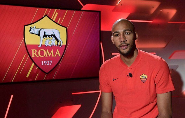 Sau tất cả, AS Roma đã chiêu mộ thành công tiền vệ Steven N'Zonzi từ Sevilla.