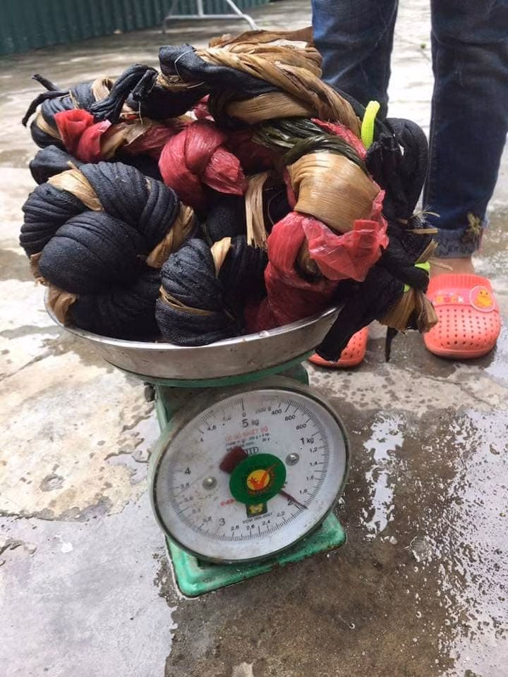 Mua 2,5kg cua, thanh nien soc voi day buoc nang gap 3 lan cua-Hinh-2