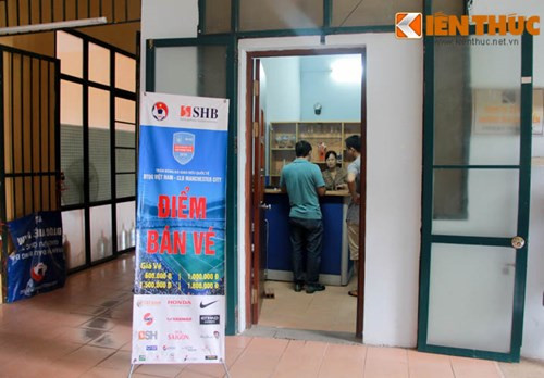 Soi giá vé trận đấu ĐTVN - Man City trước giờ G - Hình 3 Soi gia ve tran dau DTVN - Man City truoc gio G-Hinh-3