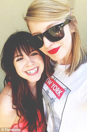 Gần đây, Morgan Jensen được chú ý tới rất nhiều vì cô thực sự là bản sao của Taylor Swift, công chúa nhạc đồng quê.