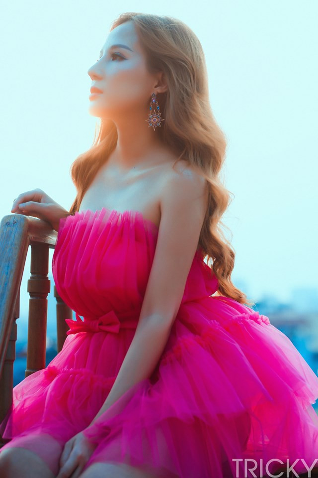 Song, ngoài đời Miu Miu lại có phong cách thời trang khá nữ tính, hiện đại.