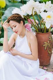 "Những người làm nghề giải trí không chỉ phục vụ khán giả về tai nghe mà còn phải thỏa mãn công chúng cả về mắt nhìn nữa. Hơn nữa, người ta có câu tốt đẹp phô ra, nếu sở hữu thân hình đẹp, chúng ta "khoe" ra một cách khéo léo cũng chẳng có gì sai", Miu Miu chia sẻ thêm.