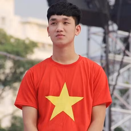 Tiền vệ: Nguyễn Trọng Đại (1m84)
