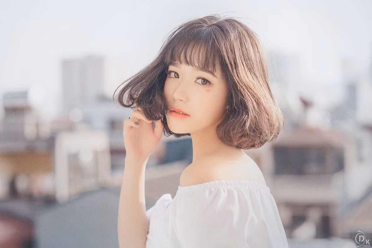 Cùng ngắm nhìn vẻ đẹp của hot girl trường Báo chí - Hoàng Thị Minh Tâm sau 1 năm đăng quang giải Á khôi Tài sắc nữ sinh báo chí 2016. Ảnh trong bài: Facebook nhân vật.