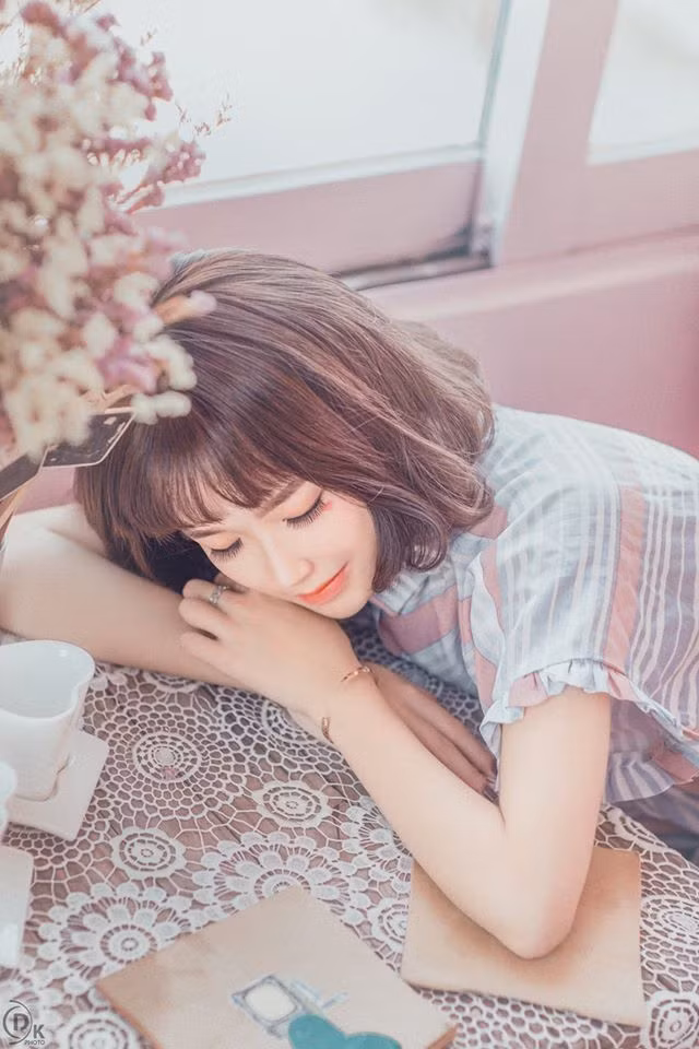 Được biết, Tâm Xúi đã làm quen với công việc người mẫu ảnh từ khi còn là học sinh của trường THPT Yên Hòa, Cầu Giấy, Hà Nội. Công việc này vừa cho cô bạn nhiều hiểu biết về cuộc sống, có thêm thu nhập và còn được làm quen nhiều bạn bè.