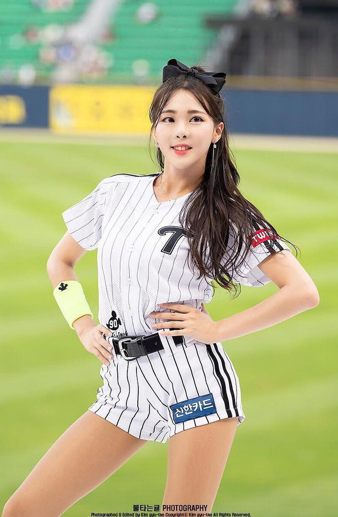 Có thể nói, những cô nàng cheerleader (hoạt náo viên) và đặc biệt là cheerleader Hàn Quốc luôn mang đến sự hấp dẫn tuyệt đối cho những người có mặt xem những trận bóng chày hay bóng rổ. Nhờ gương mặt xinh đẹp, cùng màn cheer đầy sức sống, những cô nàng này sẽ giúp cho các tuyển thủ có thêm sức mạnh thi đấu và các khán giả thì có thêm động lực ở lại đến những giây phút cuối cùng.