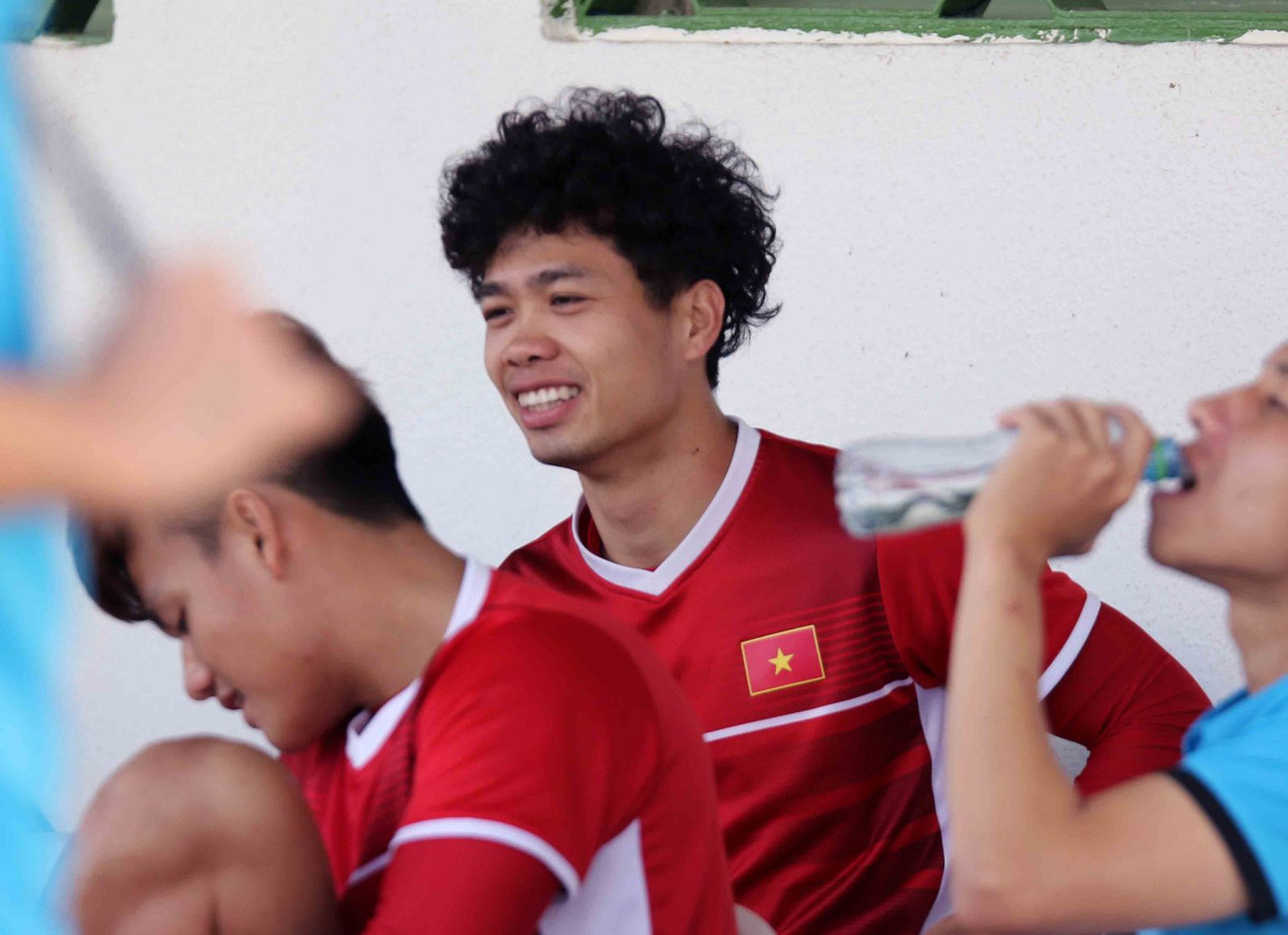 Buổi tập chiều 10/1, HLV Park Hang-seo tập trung rèn giũa các bài đấu pháp để khắc chế sức mạnh của ĐT Iran và phát huy tối đa các ưu điểm của ĐT Việt Nam.