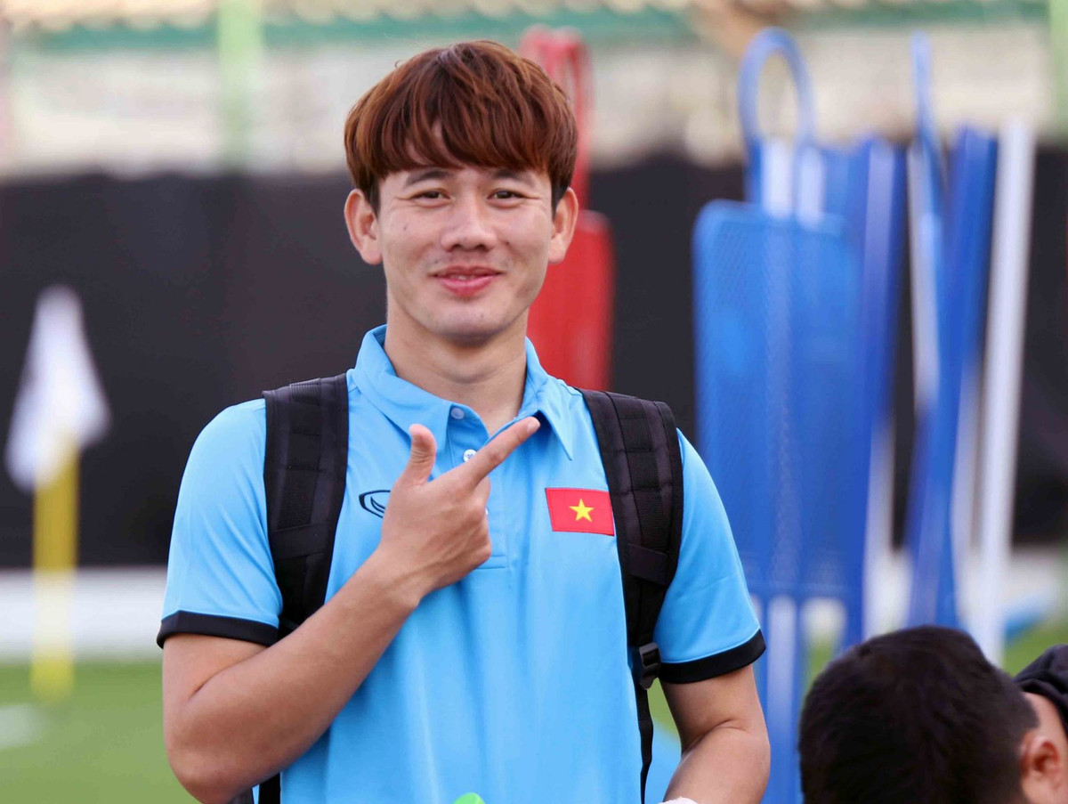 Chia sẻ với báo chí trước buổi tập, tiền vệ Minh Vương cho biết: "Iran là một đội bóng mạnh. Họ chơi một thứ bóng đá hiện đại với nhiều cầu thủ giỏi. Tuy nhiên, họ cũng không phải là bất khả chiến bại."