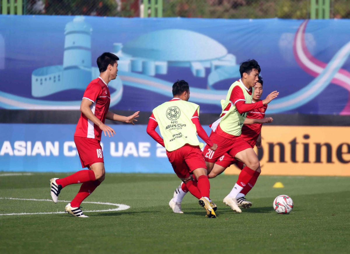 Cuối cùng Minh Vương chia sẻ rằng sau thất bại của Iraq các cầu thủ đều tiếc nuối nhưng không khí đã trở lại tích cực hơn và sẵn sàng cho trận đấu với Iran.