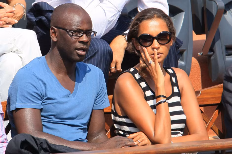 Tháng 4/2009, cựu cầu thủ Pháp là Lilian Thuram bị cô bạn gái là cựu ngôi sao truyền hình Pháp, Karine Le Marchand kiện ra tòa vì tội “đánh đập” cô tới bầm dập khi cặp đôi này còn bên nhau. Chính luật sư riêng của Karine Le Marchand đã xác nhận rằng thân chủ của mình bị cựu cầu thủ của Juventus đã bạo hành nhưng không ai bị chấn thương gì. Sau đó chính Karine Le Marchand đã chủ động rút đơn kiện vì chỉ muốn cảnh cáo ngôi sao này phải sống chuẩn mực xã hội.