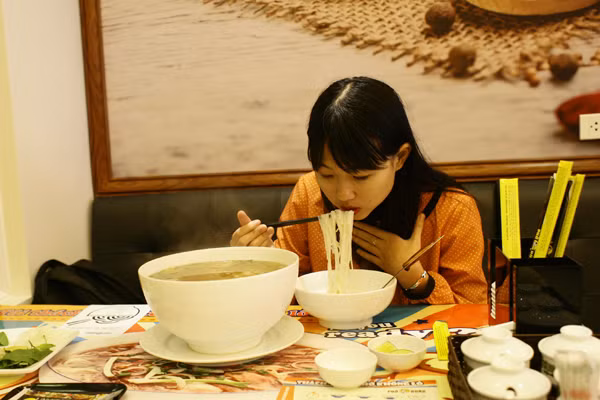 Đặc biệt, người chơi nếu nôn trớ xem như thua cuộc. Người chơi thua cuộc có thể tham gia nhiều lần. Nhưng người thắng cuộc chỉ được tham gia 1 lần duy nhất.