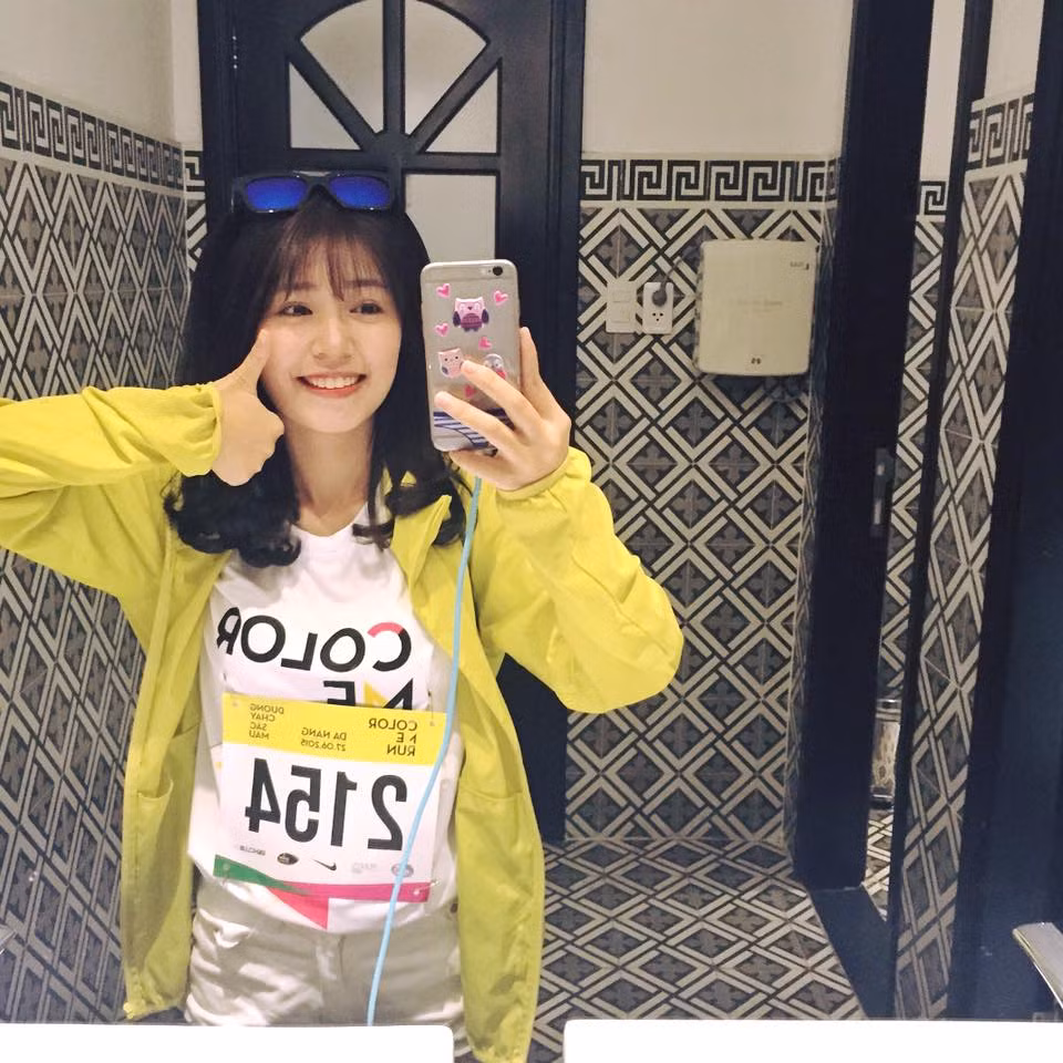 Chia sẻ với bạn bè Mẫn Tiên nói rằng, cô đã tìm hiểu trường qua mạng qua bạn bè đang học bên Nhật, sau đó tự nộp hồ sơ và chờ ngày phỏng vấn. Sau khi hoàn thành bài phỏng vấn, Mẫn Tiên nhận được kết quả và gấp rút hoàn thành thủ tục nhập học và chỉ đợi ngày bay sang Nhật.