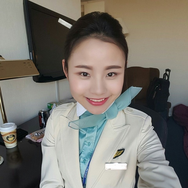 Trang cũng đã từng chia sẻ, tiếp viên hàng không là một nghề vô cùng áp lực và mệt mỏi, không hề hào nhoáng như mọi người vẫn nghĩ, nhưng cô nàng vẫn quyết định lựa chọn công việc này bởi trải nghiệm và khám phá những vùng đất mới