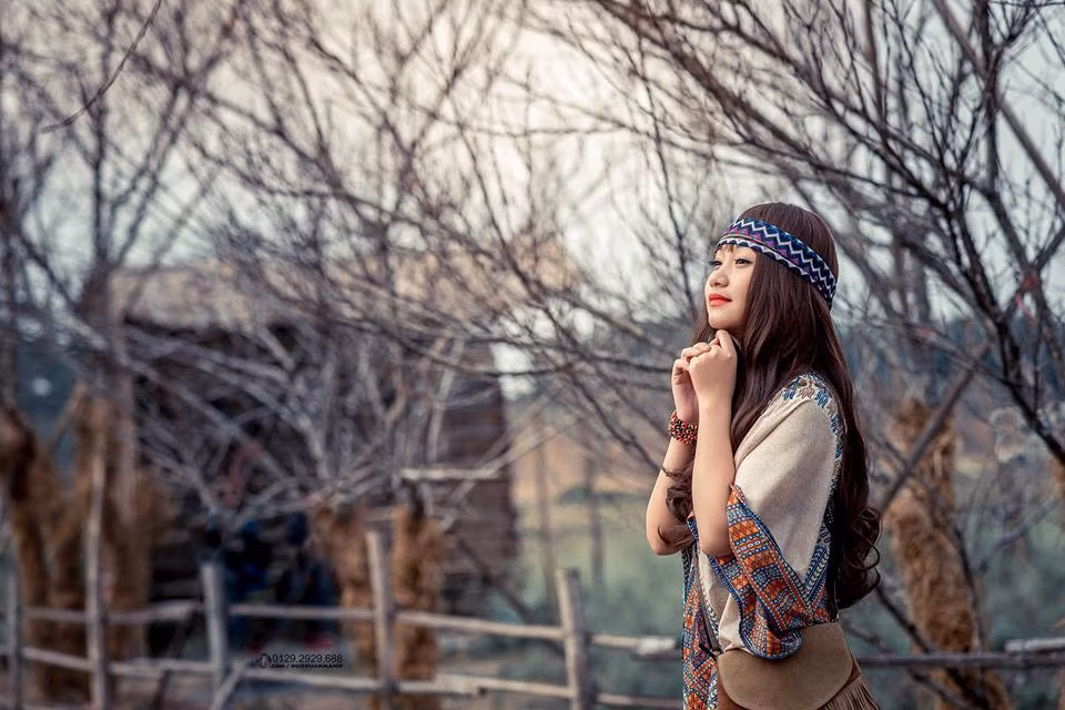 Thu Hà chia sẻ rằng điều khó khăn nhất trong khi cô chụp bộ ảnh này đó là các bạn diễn của cô đôi lúc bất hợp tác và cô phải mất khá nhiều thời gian để làm quen và "dụ dỗ" các bạn diễn trợ giúp mình hoàn thành bộ ảnh.