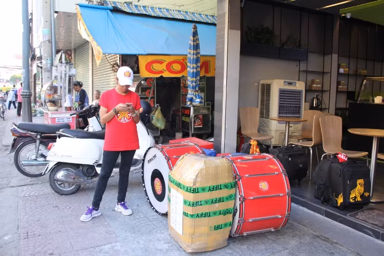 Mọi công việc chuẩn bị được các thành viên VFS thực hiện rất khẩn trương và nghiêm túc.