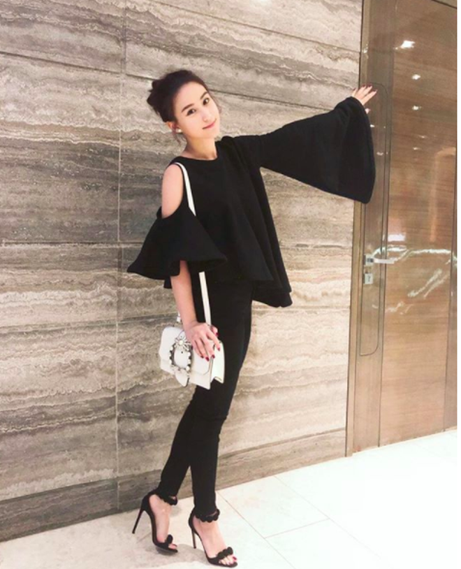 Trên Instagram cá nhân, Laurinda có gần 400k người theo dõi. Mọi hoạt động của cô nàng đều được cư dân mạng quan tâm và theo dõi nhiệt tình. Chính vì không phải lo nghĩ quá nhiều đến vấn đề tài chính nên cuộc sống của Laurinda chủ yếu xoay quanh những hoạt động như đi du lịch, shopping, tiệc tùng, event, đi chơi cùng bạn bè, đi làm từ thiện.