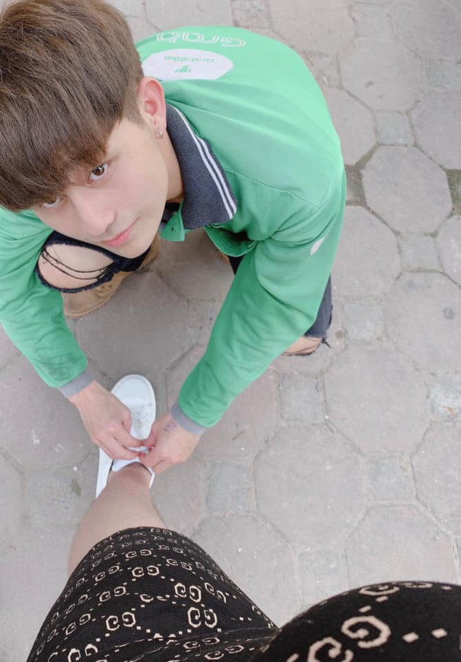 Chia sẻ về mối tình của mình, Thào A Thắng chia sẻ: "Hạnh phúc của đàn ông không phải là lấy được cô vợ xinh đẹp, ngực nở, mông cong. Mà là cái thời điểm mình chưa có gì trong tay, cô ấy vẫn muốn ở bên cạnh chia sẻ những khó khăn cùng với nhau".