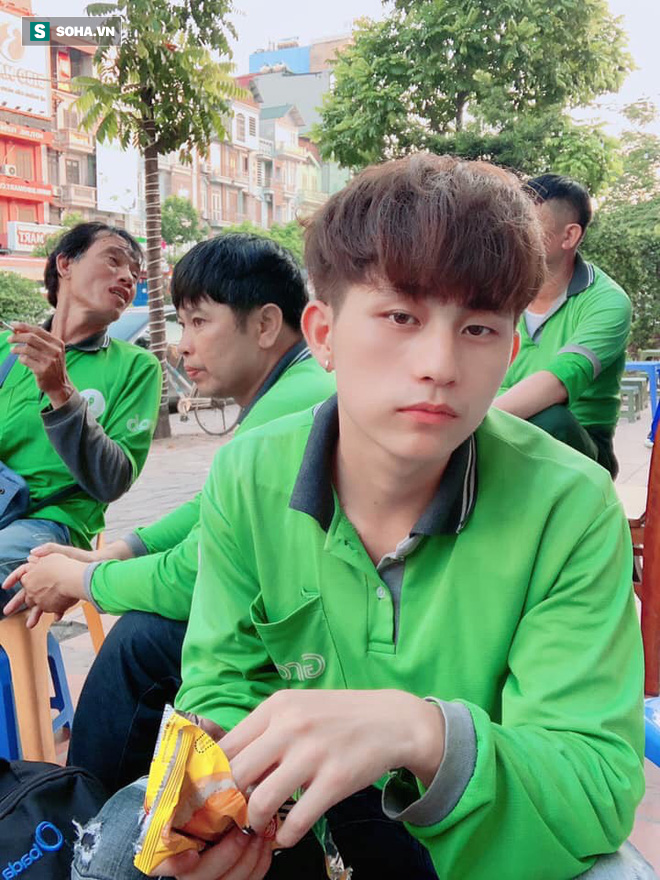 "Thật ra, gặp được một người vì mình mà yêu đúng là rất may mắn. Chẳng sợ đời khó nhọc, chẳng sợ chờ đợi lâu, chỉ cần tìm đúng người, là đủ viên mãn rồi. Cảm ơn chị đã đến… Các cô gái ạ, chỉ cần bạn xác định mục tiêu và cho người đó thấy sự chân thành thì bạn sẽ nhận lại điều xứng đáng từ họ". Thắng chia sẻ thêm.