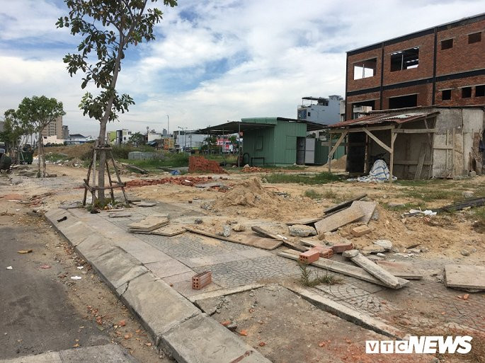 Kết quả, UBND TP Đà Nẵng quyết định tạm ngừng cấp phép xây dựng và chuyển nhượng bất động sản tại dự án THKDCTMDV đường 2/9.