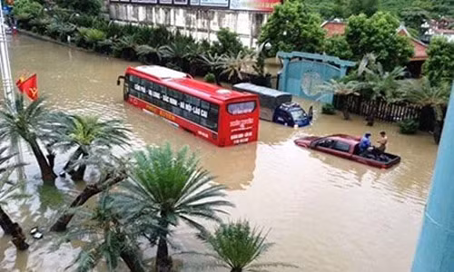 U19 VN thot tim bi ket giua bien nuoc tai Quang Ninh