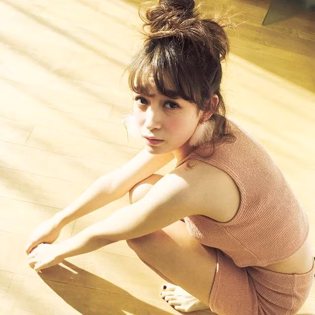 Thêm một thông tin khá hay được nhiều cư dân Nhật Bản tiết lộ đó là, Sachi Fujii mang trong mình 2 dòng máu Mỹ - Nhật Bản và chính điều này đã tạo nên vẻ đẹp khó cưỡng của cô nàng 19 tuổi này.