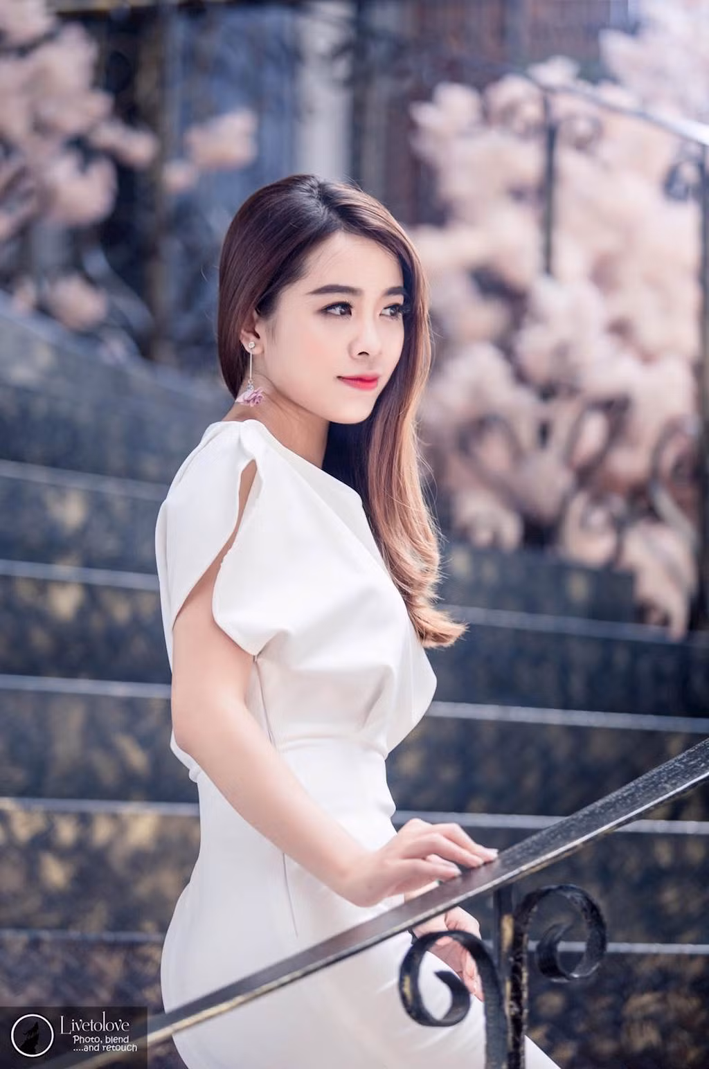 Tuy nhiên, bản thân Cẩm Ly chỉ muốn là chính mình mong mọi người nhớ đến nữ sinh này bởi tính cách cũng như tài năng chứ không phải là bản sao của ai cả. Mỗi người sinh ra đều nên tự tạo thương hiệu và giá trị riêng cho chính mình.