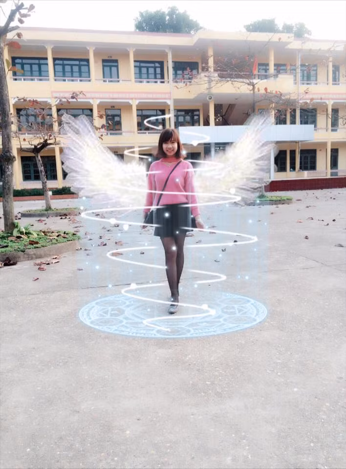 Gần đây, rất nhiều cư dân mạng đã đăng tải những bức ảnh được chỉnh sửa theo phong cách giống trong game online.