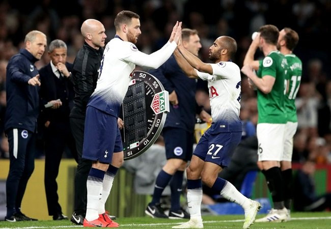 Tottenham chính thức thông báo chia tay tiền đạo Vincent Janssen. Cầu thủ người Hà Lan sẽ gia nhập màu áo Monterrey ở giải VĐQG Mexico theo bản hợp đồng có thời hạn 5 năm, mức phí chuyển nhượng là 5,6 triệu bảng.