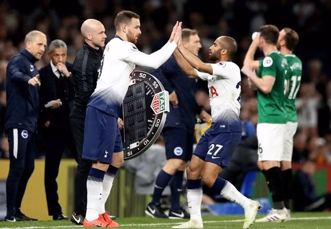 Tottenham chính thức thông báo chia tay tiền đạo Vincent Janssen. Cầu thủ người Hà Lan sẽ gia nhập màu áo Monterrey ở giải VĐQG Mexico theo bản hợp đồng có thời hạn 5 năm, mức phí chuyển nhượng là 5,6 triệu bảng.