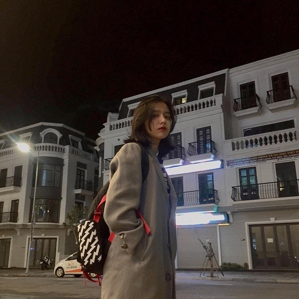 Tuy nhiên, ở thời điểm hiện tại, nhan sắc của Phan Hằng đã được cải thiện rõ rệt với gương mặt xinh đẹp, làn da trắng hồng chẳng thua kém gì hot teen nào.