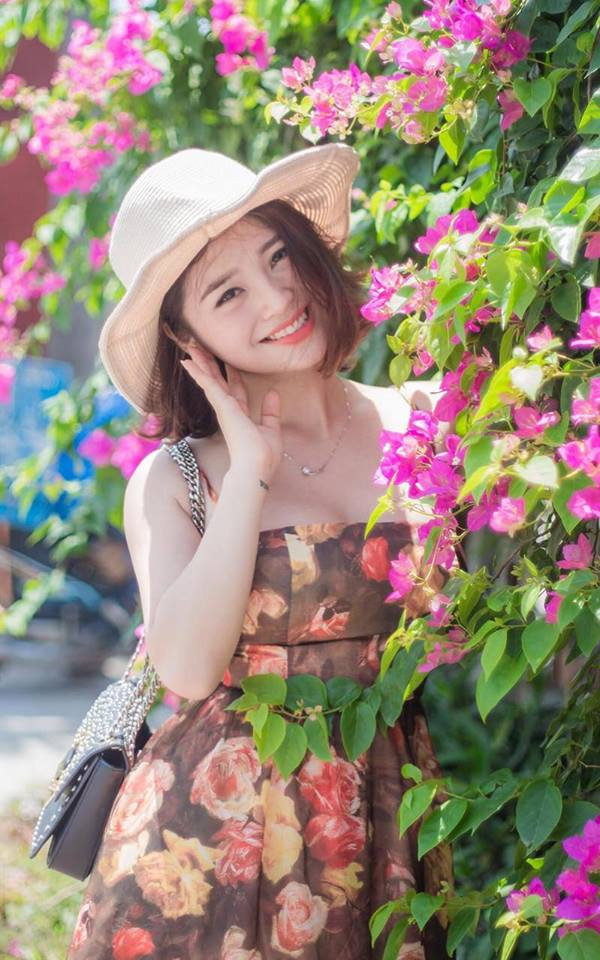 Sau gần 1 năm mất tích, Trần Hậu quay trở lại với thân hình nuột nà hơn "vạn lần" cùng với đó là những bài tập, chế độ ăn giữ dáng và các clip võ thuật, chạy xe phân khối lớn.