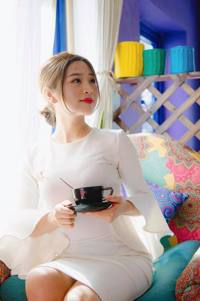 Được biết, sắp tới Trần Hậu sẽ dấn thân vào nghệ thuật với series phim sitcom từng gây bão "5S Online" và 1 số lời mời đóng phim võ thuật.