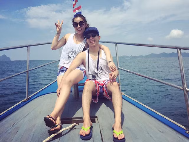 Bắt đầu yêu nhau cách đây 3 năm, mới đây Tùng Nhân và cô gái người gốc Lào NiLack Siladuangchay đã chính thức về chung một nhà và đặc biệt hơn là viết nên một trong những câu chuyện tình đẹp như trong truyện cổ tích mà bất cứ cặp đôi nào cũng phải ghen tỵ.