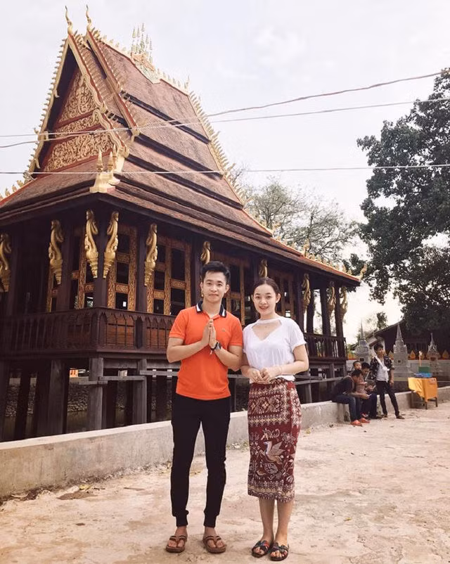 Trong suốt 3 năm yêu nhau, Tùng Nhân vẫn giữ nguyên sự tận tình chăm sóc người yêu từng li từng tí. Trải qua nhiều thăng trầm từ khi cả hai còn là sinh viên tay trắng ra đời, cho đến khi gây dựng sự nghiệp, tình cảm của Tùng Nhân và Nilack càng trở nên bền chặt hơn.