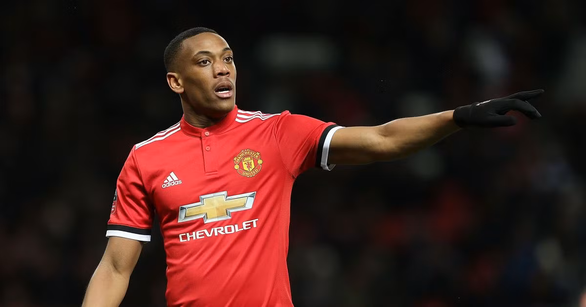 Báo chí Italia đưa tin, BLĐ Juventus đánh giá cao khả năng của Martial, và tin tưởng anh phù hợp với CLB.