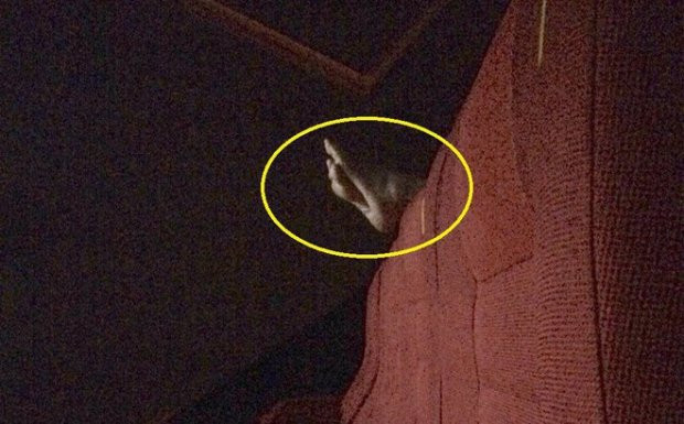 Bên cạnh đó, đa phần các ý kiến của dân mạng đều không đồng tình với hành động của bạn nữ gác chân phản cảm trong rạp chiếu phim.