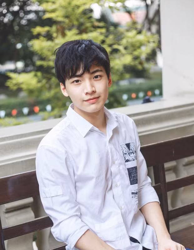 Cùng ngắm nhìn nam thần Thái Lan gây ấn tượng áo trắng tới trường. Ảnh trong bài: Posthai.