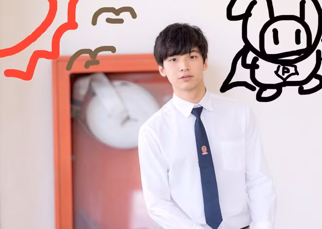 Bên cạnh khuôn mặt đẹp, anh chàng điển trai đến từ Thái Lan còn sở hữu chiều cao chuẩn người mẫu là 1m80.