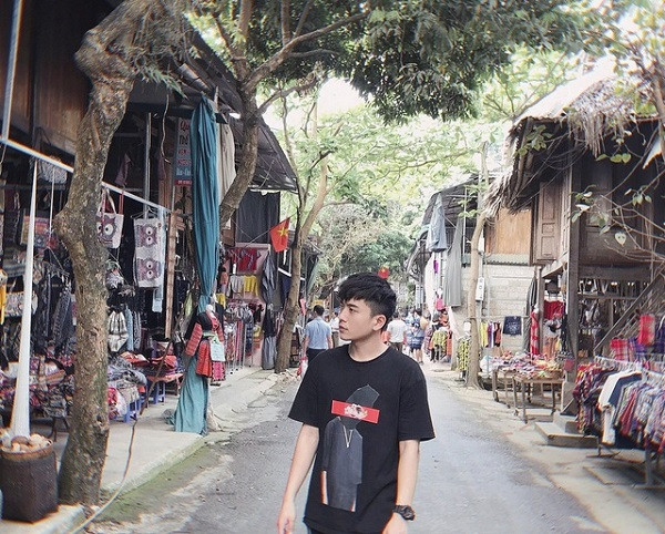 Ngoài ra, Việt Hoàng cũng biết chơi khá nhiều các môn thể thao.