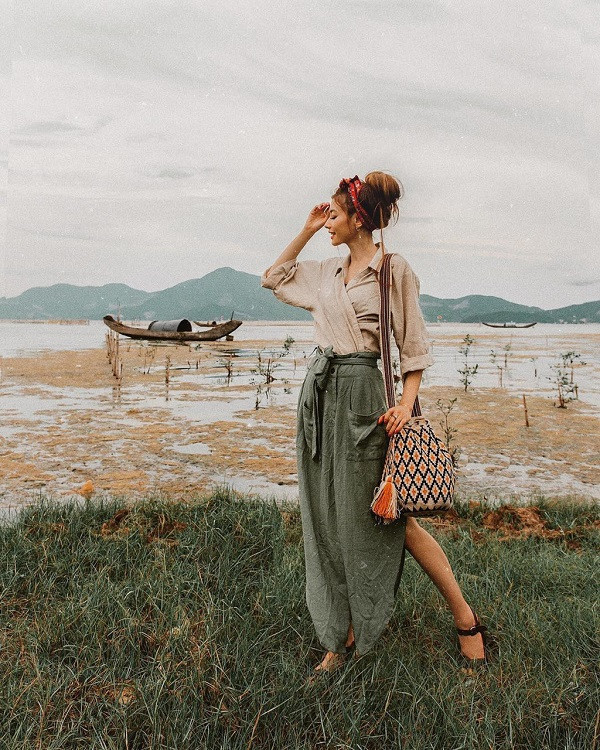 “Hot girl toc may” goc Viet gay sot voi bo anh check-in Hoi An, Da Nang