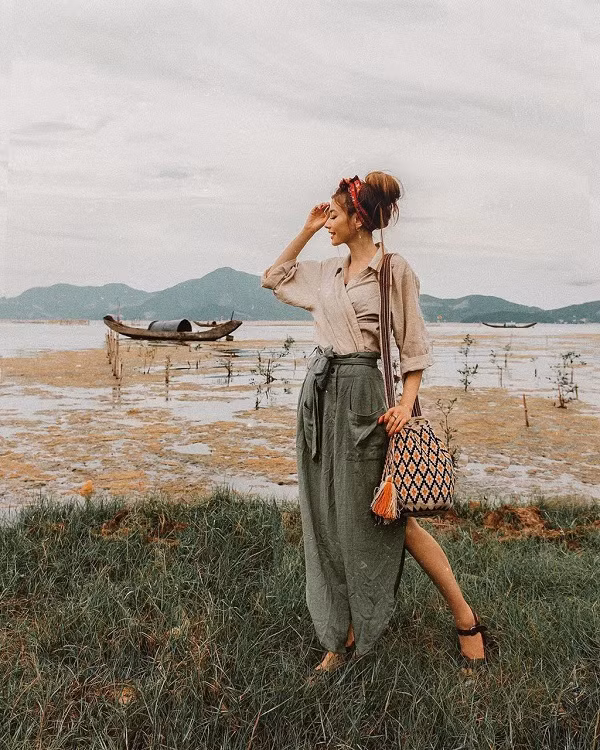 “Hot girl toc may” goc Viet gay sot voi bo anh check-in Hoi An, Da Nang