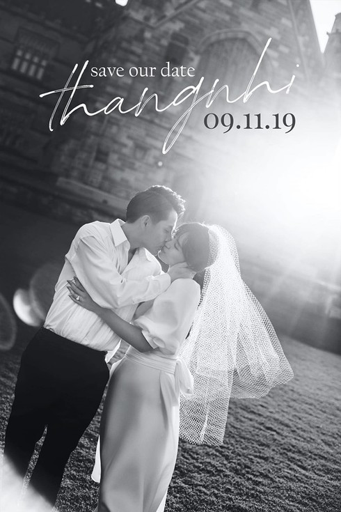 Chỉ con khoảng 20 ngày nữa thôi, đám cưới được mong chờ nhất showbiz Việt giữa Ông Cao Thắng và Đông Nhi sẽ diễn ra. Thời gian và địa điểm cụ thể được thông báo cho hôn lễ này là 9/11 tại Phú Quốc.