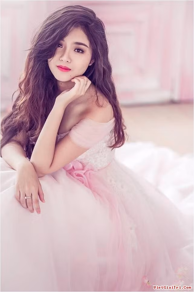 Từ bước đệm của hai bộ phim đình đám một thời, Nhật Hạ là một trong số ít những lứa diễn viên trẻ vừa có ngoại hình, vừa có tài năng diễn xuất từng được nhiều bạn trẻ ở lứa tuổi 9X yêu mến. Ảnh trong bài: FBNV.