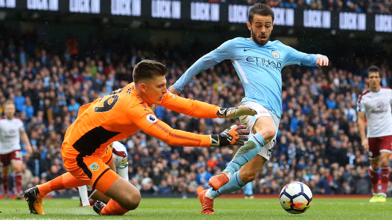 Bernardo Silva không phải nhận án phạt nguội của FA: Thông báo chính thức của LĐBĐ Anh khẳng định, tiền vệ Bernardo Silva của Man City sẽ không phải nhận bất cứ hình phạt nào cho cáo buộc ăn vạ để kiếm phạt đền ở chiến thắng trước Burnley vào cuối tuần trước.